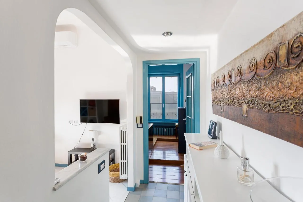 The Blue Nest With A View - 7Th Floor- Via Palestrina Apartment Milan Italy